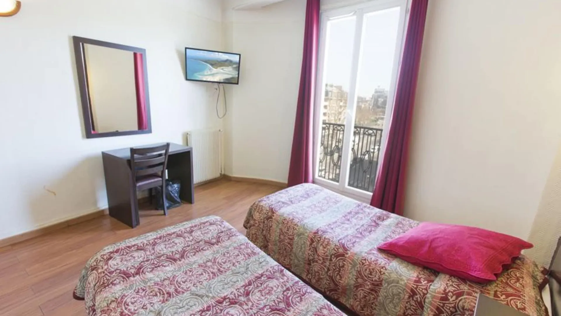 Hipotel Paris Printania Maraichers 2*,  France