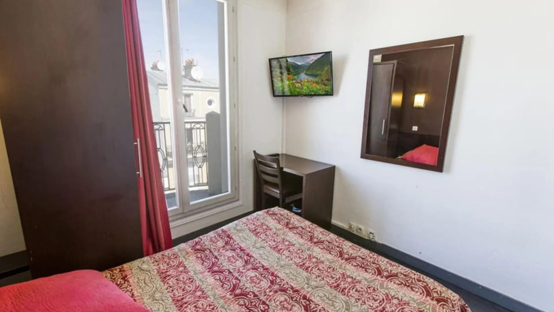 Hipotel Paris Printania Maraichers 2*,